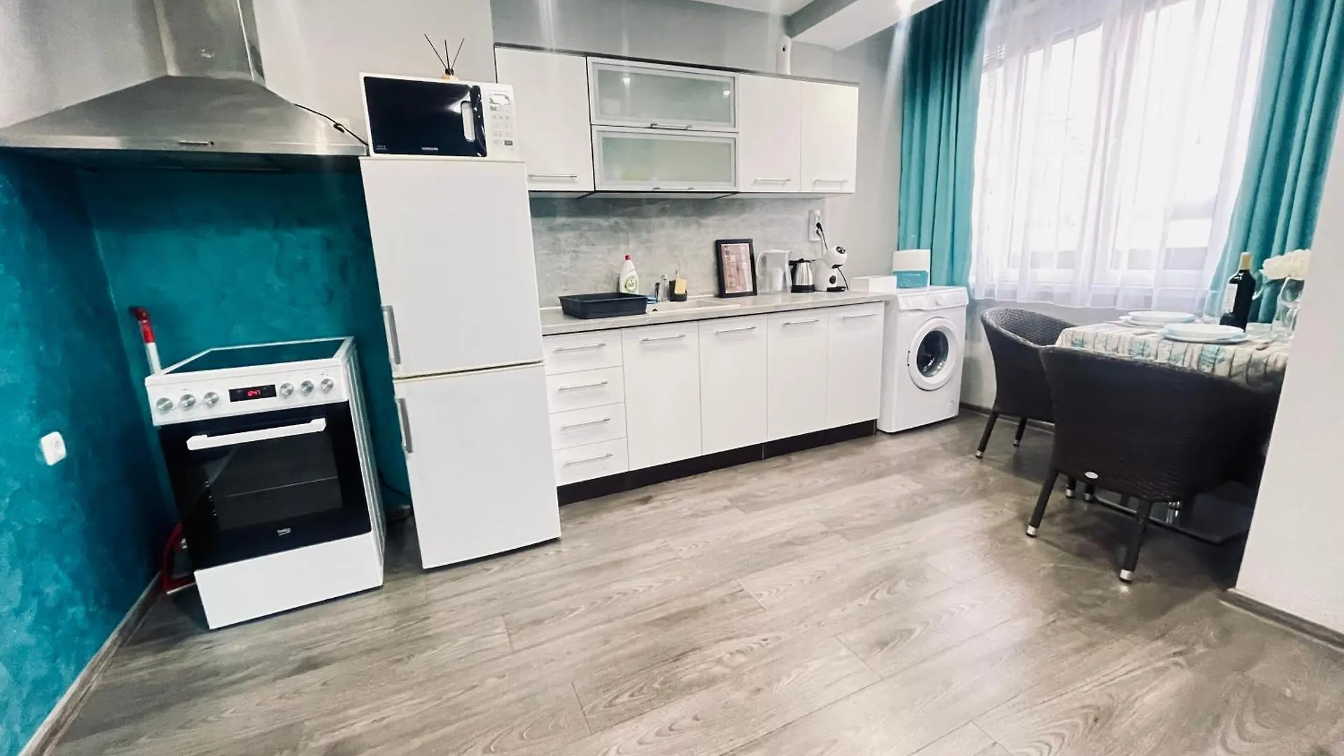 By The Sea - Central With Free Parking Varna